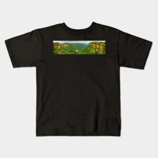 Kangaroo Valley panorama Kids T-Shirt